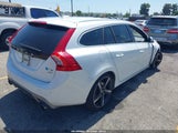 Volvo V60 T6 R-Design Platinum YV1902SS4F1234768 photo
