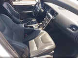 Volvo V60 T6 R-Design Platinum YV1902SS4F1234768 photo