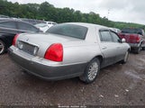 Lincoln Town Car Signature 1LNHM82W83Y616408 fotografie