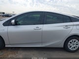Toyota Prius Le JTDKARFU3L3112380 photo