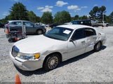 Lincoln Town Car Signature 1LNFM82W1WY723098 fotografie