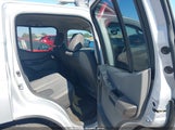Nissan Xterra S 5N1AN0NU8CC527199 снимка