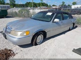 Lincoln Town Car Executive 1LNHM81W3YY846138 снимка