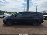 Chrysler Pacifica Touring Plus 2C4RC1FG2KR593457 photo
