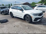 Volkswagen Tiguan 2.0T Se R-Line Black 3VVCB7AX4NM137976 photo