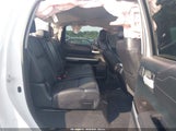 Toyota Tundra Limited 5.7L V8 5TFHY5F17HX610294 fotografie