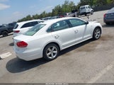 Volkswagen Passat 1.8T Limited Edition 1VWAT7A39FC110000 fotografie