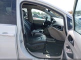 Chrysler Pacifica Limited 2C4RC1GGXJR311529 снимка