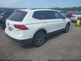 Volkswagen Tiguan 2.0T S 3VV0B7AX2MM011083 fotografie