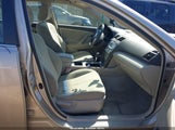 Toyota Camry Le 4T1BE46KX8U245527 photo