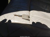 Lincoln Town Car Signature 1LNHM81W65Y638878 fotografie