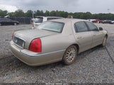 Lincoln Town Car Signature 1LNHM81W65Y638878 fotografie