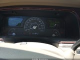 Lincoln Town Car Signature 1LNHM81W65Y638878 photo