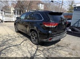 Toyota Highlander Le 5TDBZRFH1JS883847 снимка
