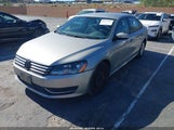 Volkswagen Passat 1.8T S 1VWAT7A35EC111336 снимка