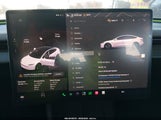 Tesla Model 3 5YJ3E1EA4RF786602 fotografie