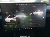Tesla Model 3 5YJ3E1EA4RF786602 fotografie
