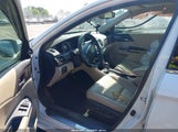 Honda Accord Touring V6 1HGCR3F94HA012895 fotografie