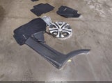 Toyota Rav4 Le JTMBFREV9JJ255032 снимка