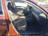 Volkswagen Passat 2.5L Se 1VWBP7A37DC103360 снимка