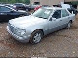 Mercedes-Benz E 320 Base/320 Special WDBEA32E6SC263588 снимка