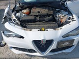 Alfa Romeo Giulia Ti Lusso Awd ZARFAEEN5J7581003 fotografie