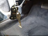 Lincoln Town Car Signature 1LNLM82W0VY637279 photo