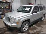 Jeep Patriot Latitude 1C4NJRFB7CD672442 снимка