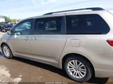 Toyota Sienna Xle 8 Passenger 5TDYK3DC1GS742689 fotografie