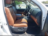 Toyota Tundra Limited 5.7L V8 5TFBY5F11BX188956 fotografie