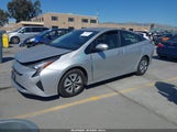 Toyota Prius Two JTDKBRFU7H3575451 снимка