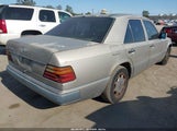 Mercedes-Benz 400 E WDBEA34E0NB712819 снимка