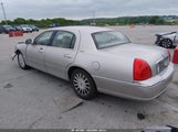 Lincoln Town Car Signature 1LNHM82W13Y602124 снимка