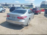 Toyota Camry Le 4T1B11HK7JU614115 photo