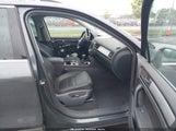 Volkswagen Touareg 3.6L Sport WVGEF9BP8ED007695 photo