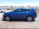 Nissan Rogue Sv 5N1AT2MV1HC786426 fotografie