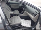Hyundai Elantra Se 5NPD74LF0HH167428 снимка