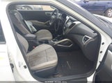 Hyundai Veloster Base W/Gray KMHTC6AD9DU166861 снимка