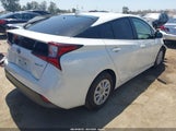 Toyota Prius Le JTDKARFUXK3070255 снимка