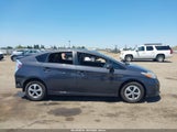 Toyota Prius Three JTDKN3DU4D5637782 снимка