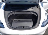 Tesla Model 3 Standard Range Plus Rear-Wheel Drive/Standard Range Rear-Wheel Drive 5YJ3E1EA4LF598122 fotografie