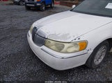 Lincoln Town Car Executive 1LNHM81W6XY706020 fotografie