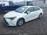 Toyota Corolla Le 5YFEPRAE6LP101585 photo