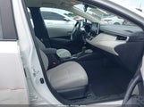 Toyota Corolla Le 5YFEPRAE6LP101585 photo