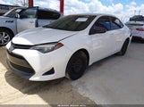 Toyota Corolla Le 5YFBURHE6JP850675 снимка