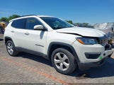 Jeep Compass Latitude 4X4 3C4NJDBB9MT557474 fotografie