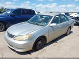 Toyota Camry Le JTDBE32K053032267 снимка
