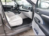 Toyota Highlander Xle 5TDJZRFH0KS611092 снимка