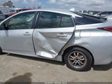Toyota Prius Two JTDKBRFU8J3581474 снимка