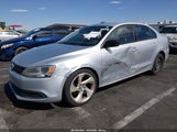 Volkswagen Jetta 2.0L S 3VW2K7AJ6BM396306 снимка